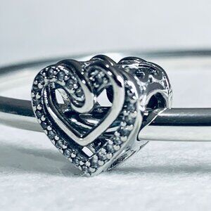 Authentic Pandora Silver Charm Sparkling ENTWINED HEARTS Charm 799270C01